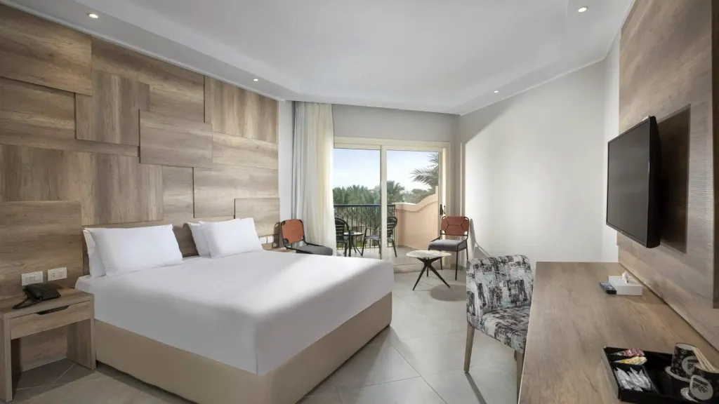 الفندق بيراميزا بيتش ريزورت - سهل حشيش